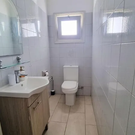 Апартаменты Comfy And Exquisite In A Shared 3br Near Main Harbor, Center *