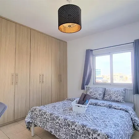 Апартаменты Comfy And Exquisite In A Shared 3br Near Main Harbor, Center