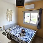 Comfy And Exquisite In A Shared 3br Near Main Harbor, Center * Larnaca