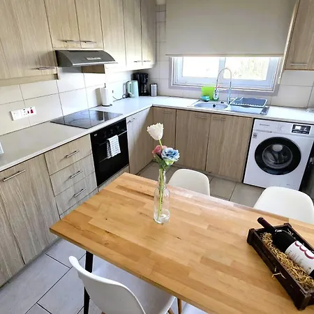 Comfy And Exquisite In A Shared 3br Near Main Harbor, Center Διαμέρισμα Λάρνακα