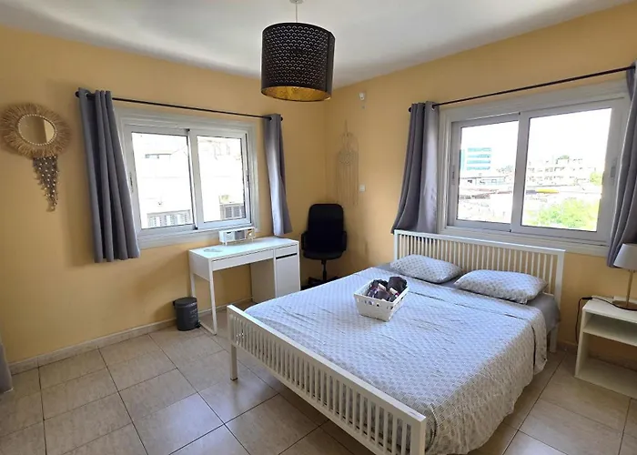 Apartmán Comfy And Exquisite In A Shared 3br Near Main Harbor, Center Larnaca