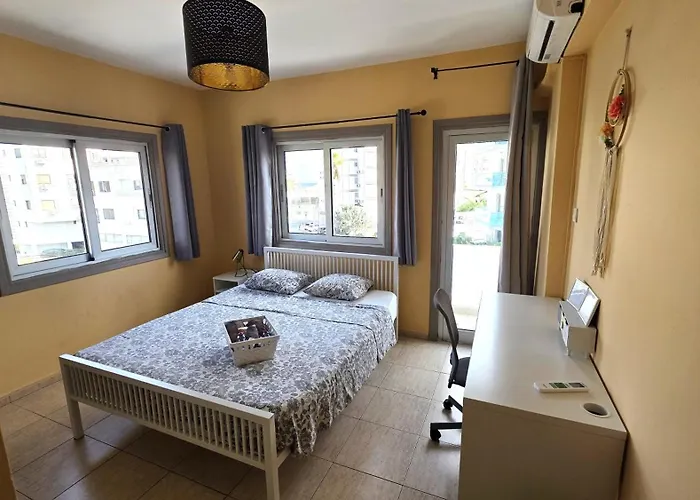 Comfy And Exquisite In A Shared 3br Near Main Harbor, Center Apartmán