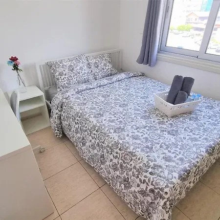 Comfy And Exquisite In A Shared 3br Near Main Harbor, Center * Larnaka