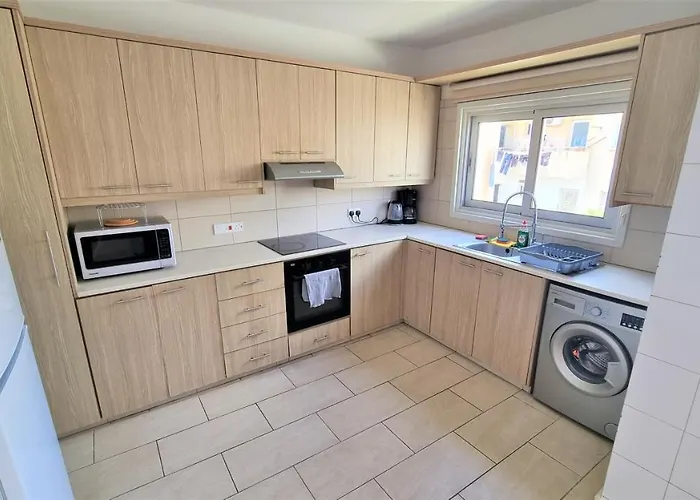 Lägenhet Comfy And Exquisite In A Shared 3br Near Main Harbor, Center Larnaca